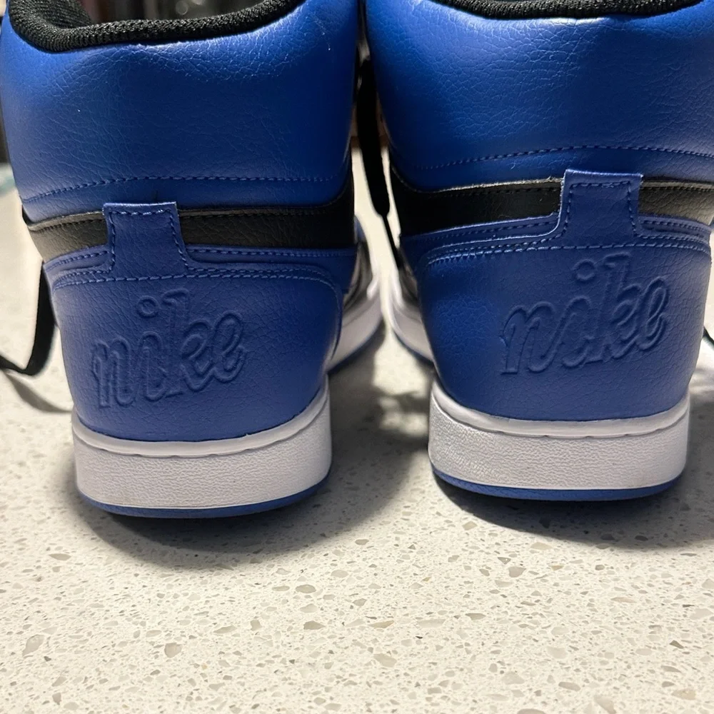 Nike Black and Blue Sneakers - Picture 10 of 10